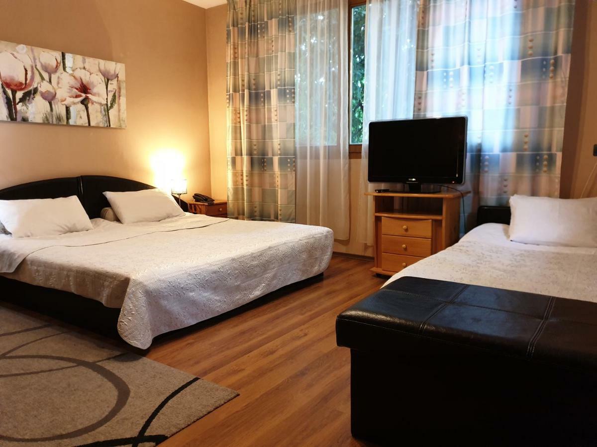 Family Hotel Sonata 사모코프 외부 사진